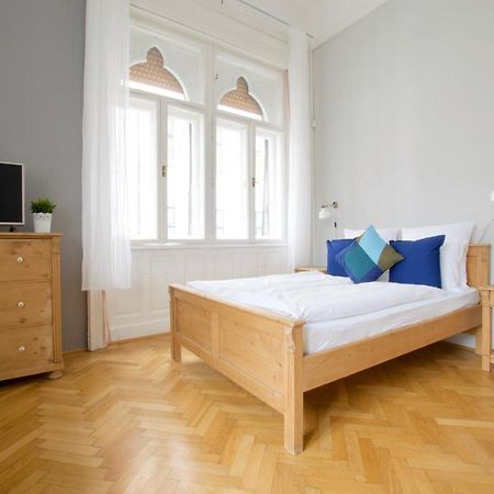 Budget Apartment By Hi5 - Palace Quarter Budapest Exterior foto